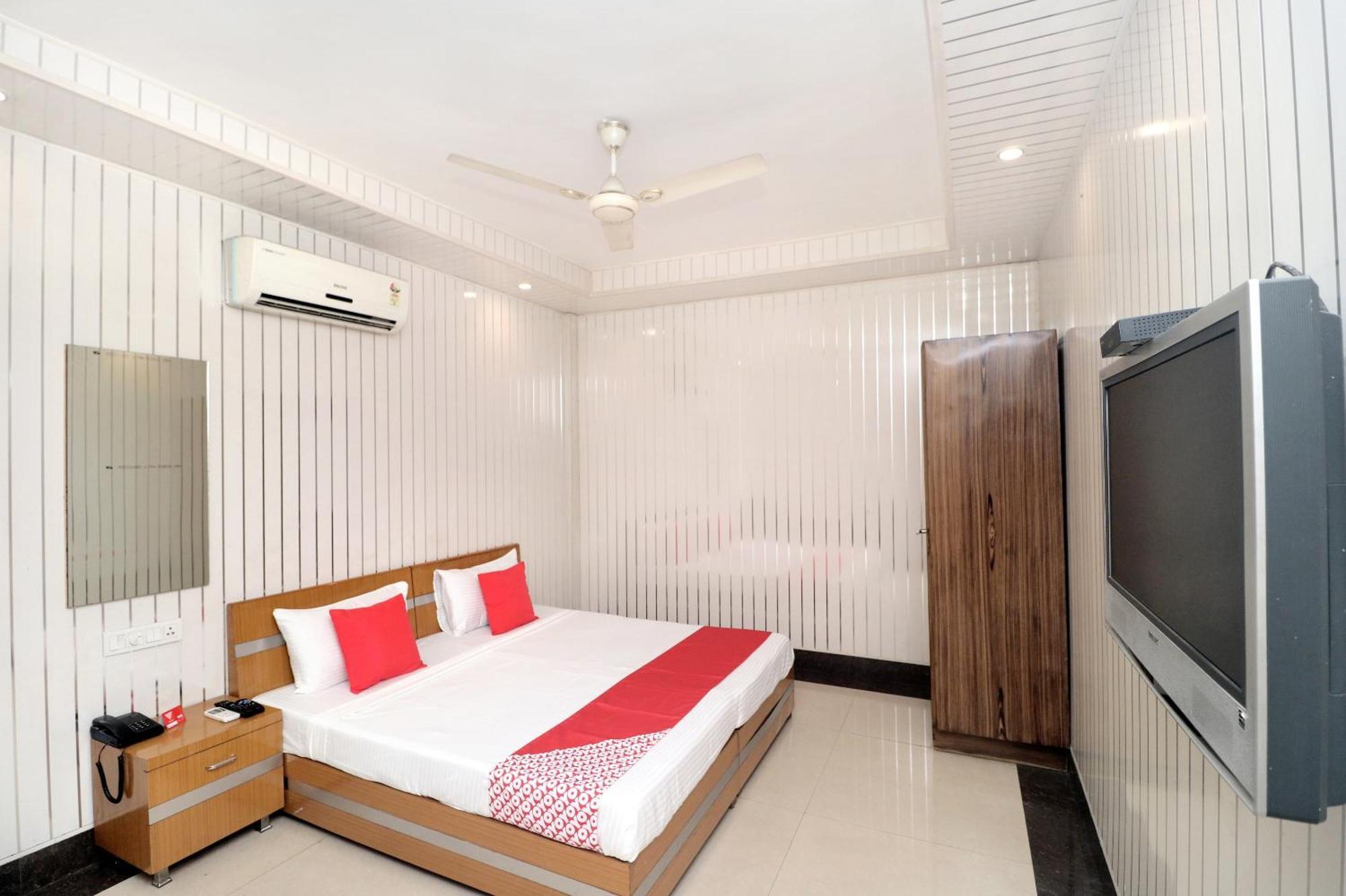 Hotel O Le Bon Ton Ludhiana Exterior photo