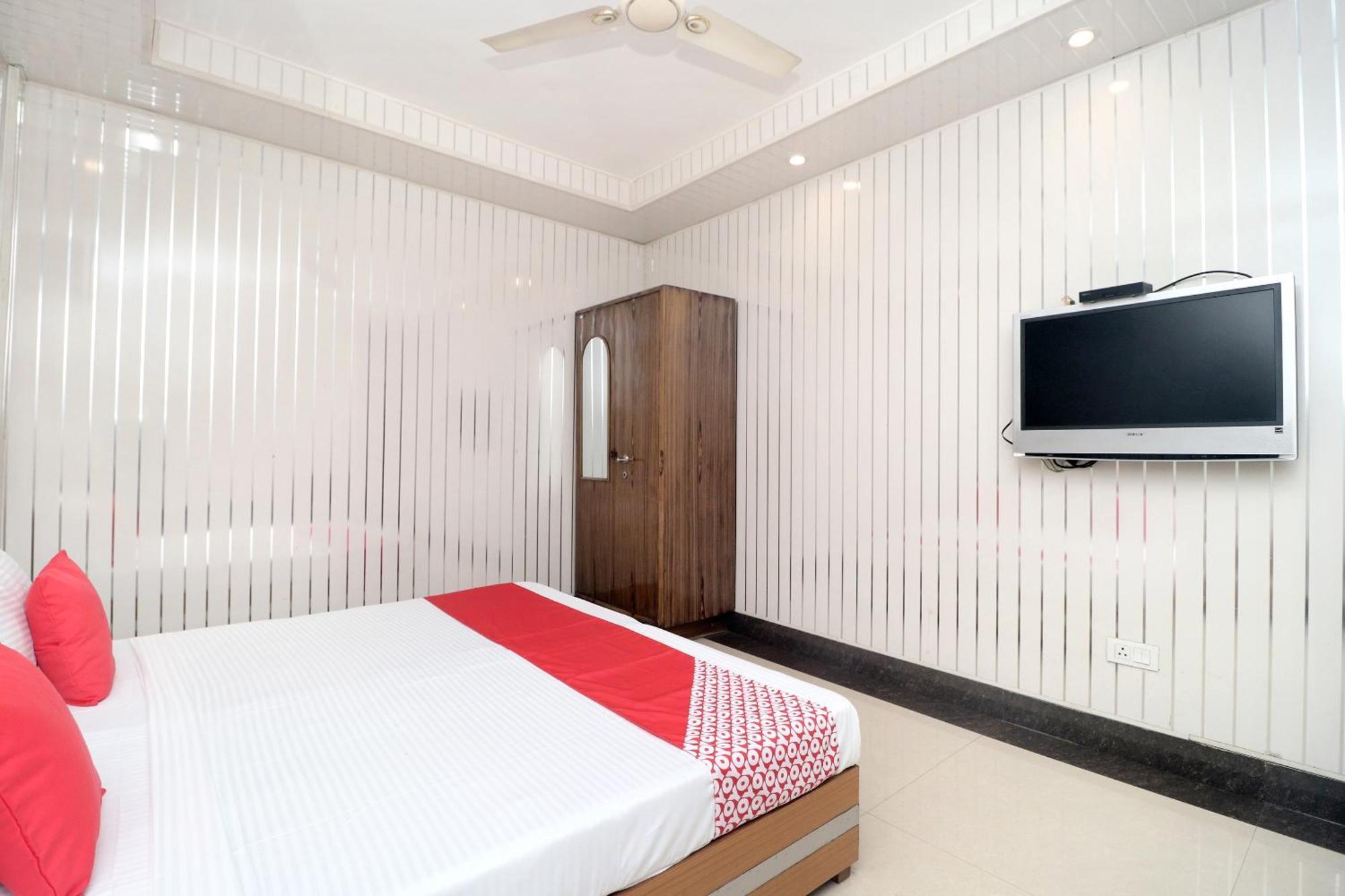 Hotel O Le Bon Ton Ludhiana Exterior photo
