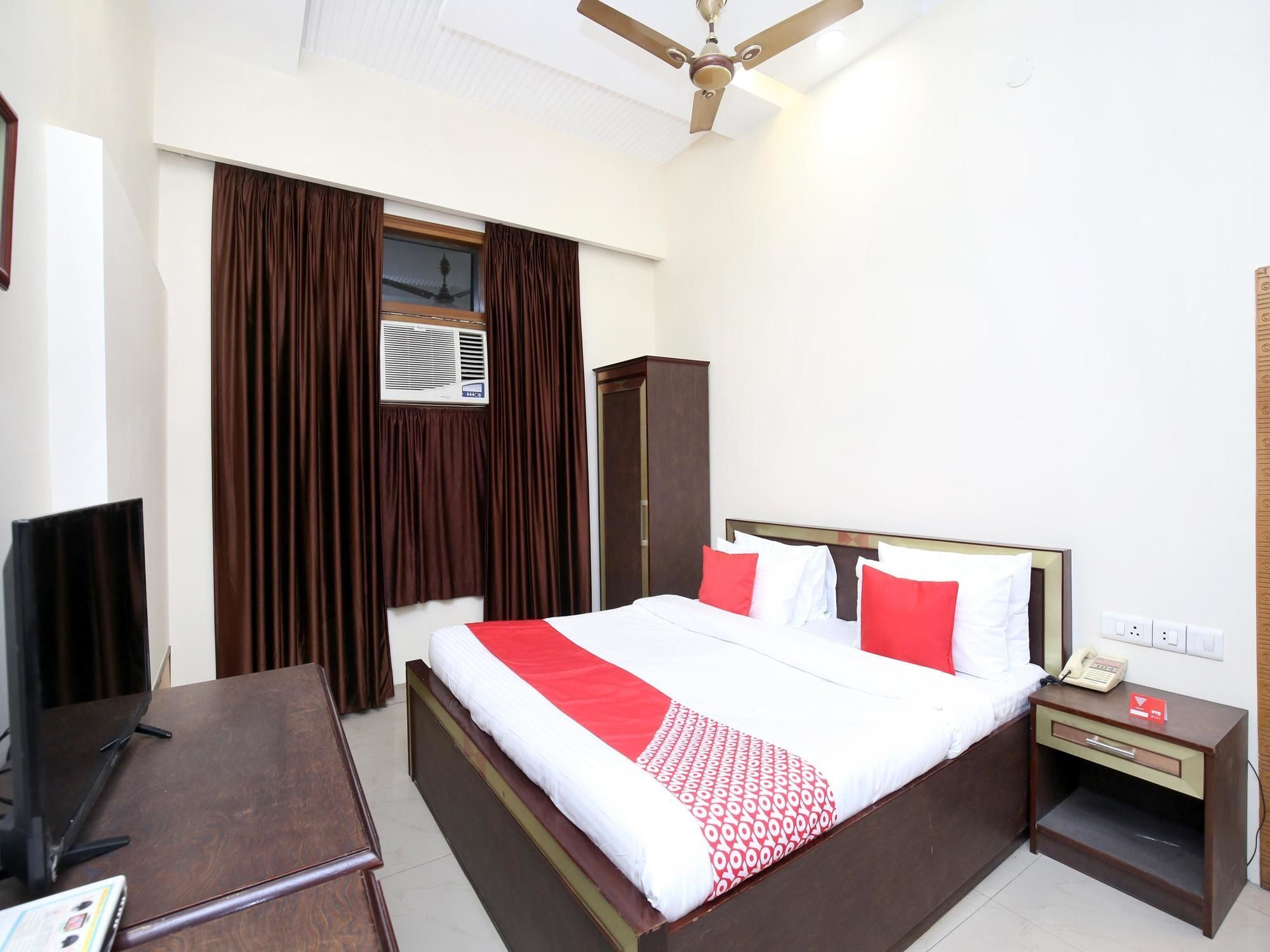 Hotel O Le Bon Ton Ludhiana Exterior photo